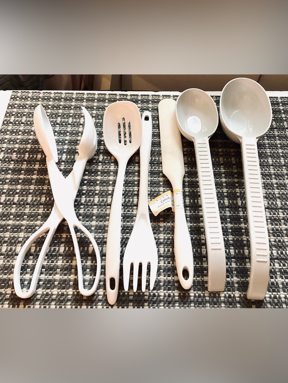 2 Weight Watchers measuring spoons + 4 kitchen tools